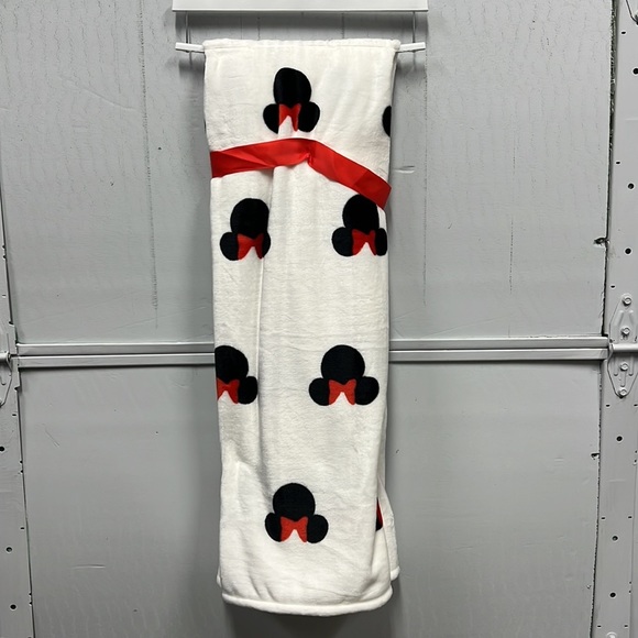 Disney Minnie Mouse Plush Throw NWT - Picture 4 of 6